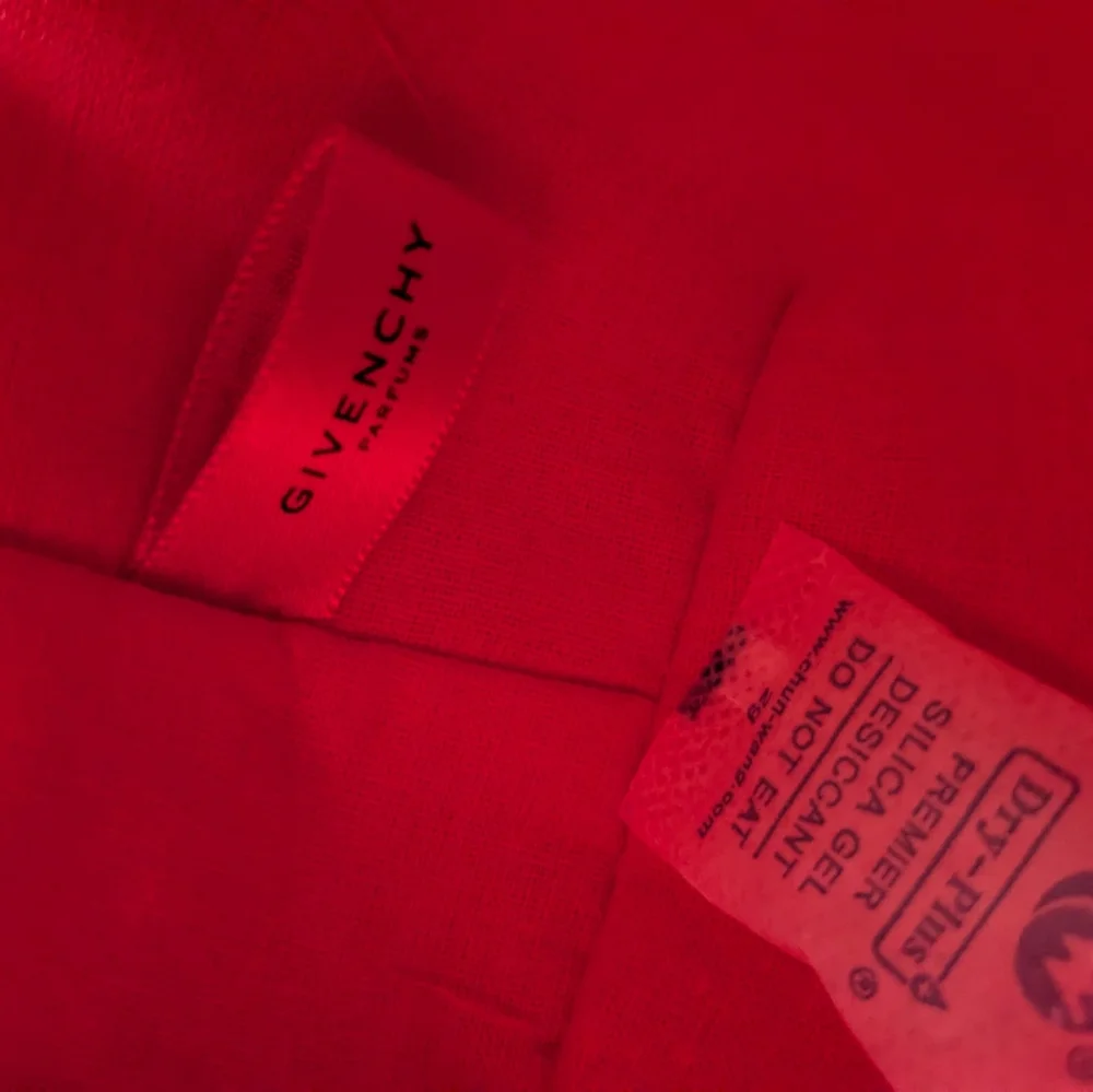 Givenchy - Picture 12 of 16